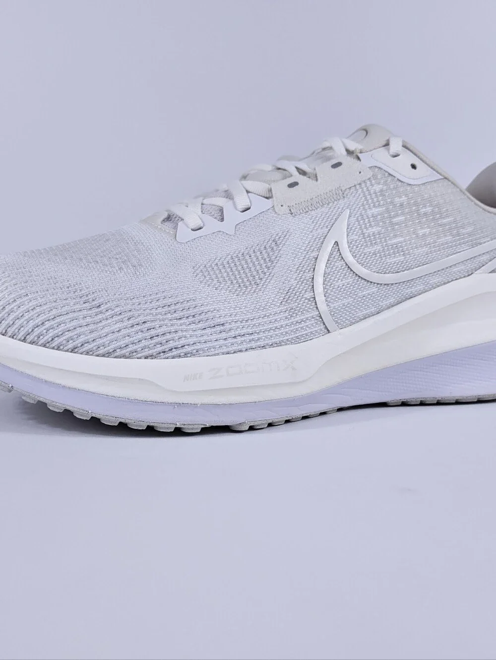 Nike Vomero 17 Mens 11.5 Max Cushion Neutral Road Running Shoes White ZoomX